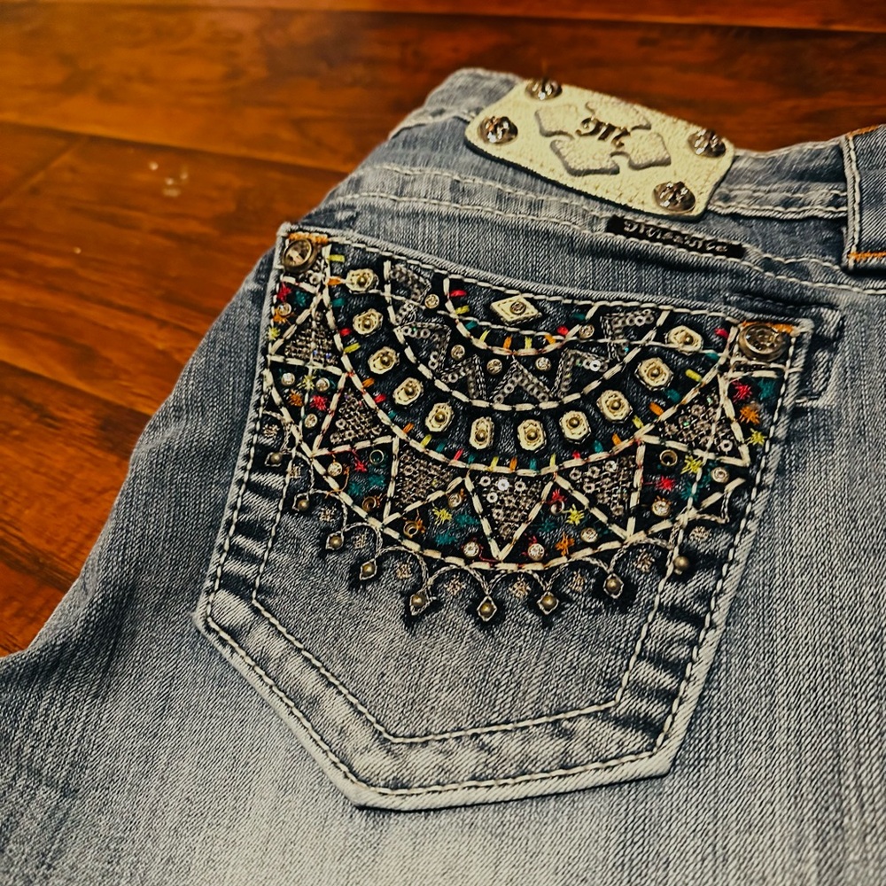 Miss Me mid shorts size 32